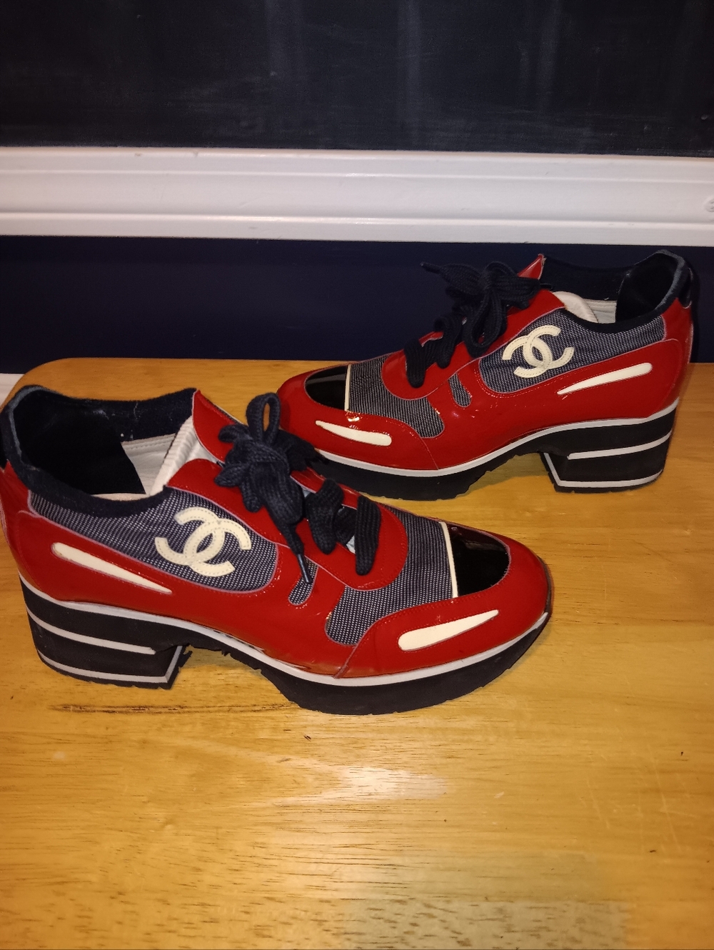 Chanel CC Runway Vintage 1997 Leather Sneakers Size 36 1/2 - Picture 2 of 7